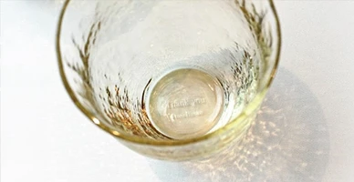 焼酎グラス。琥珀色に輝く、やすらぎと温かみあふれる焼酎和グラス。
