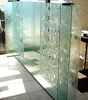 エッチングガラス　目隠し・仕切りガラスの製作事例