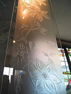 エッチングガラス　目隠し・仕切りガラスの製作事例