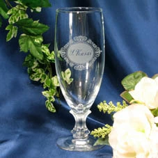 彫刻入りのビアグラス