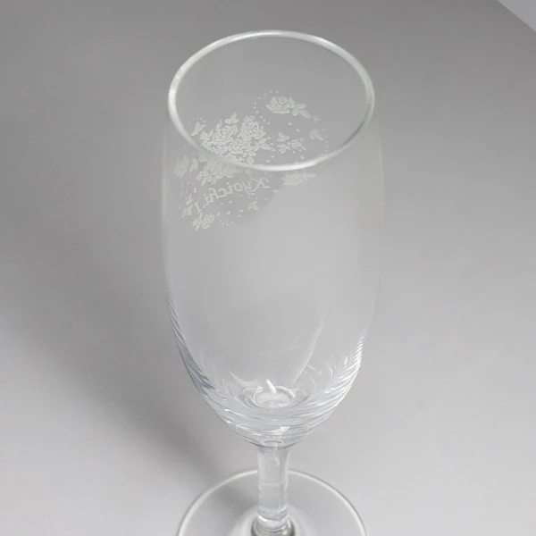 オリジナル彫刻入りのシャンパングラス