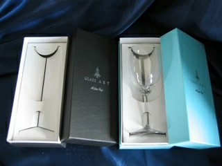 彫刻入りのシャンパングラス