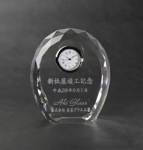 クリスタルガラス製の時計