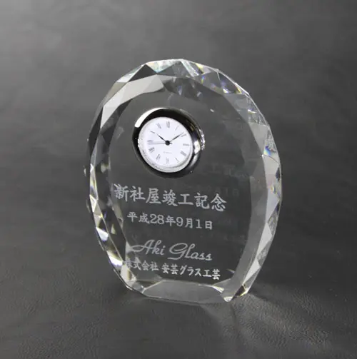 クリスタルガラス製の時計