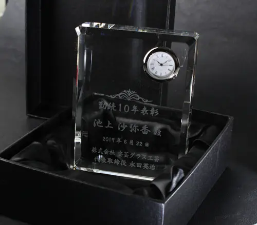 クリスタルガラス製の時計