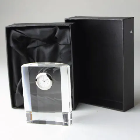 クリスタルガラス製の時計