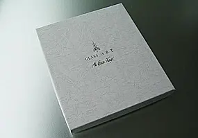 彫刻入りのワイングラス