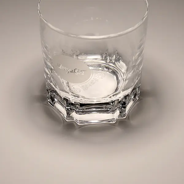 オリジナル彫刻入りのロックグラス