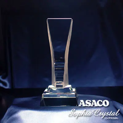 様々なクリスタルトロフィー