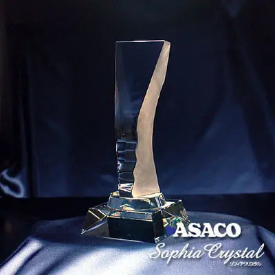 様々なクリスタルトロフィー