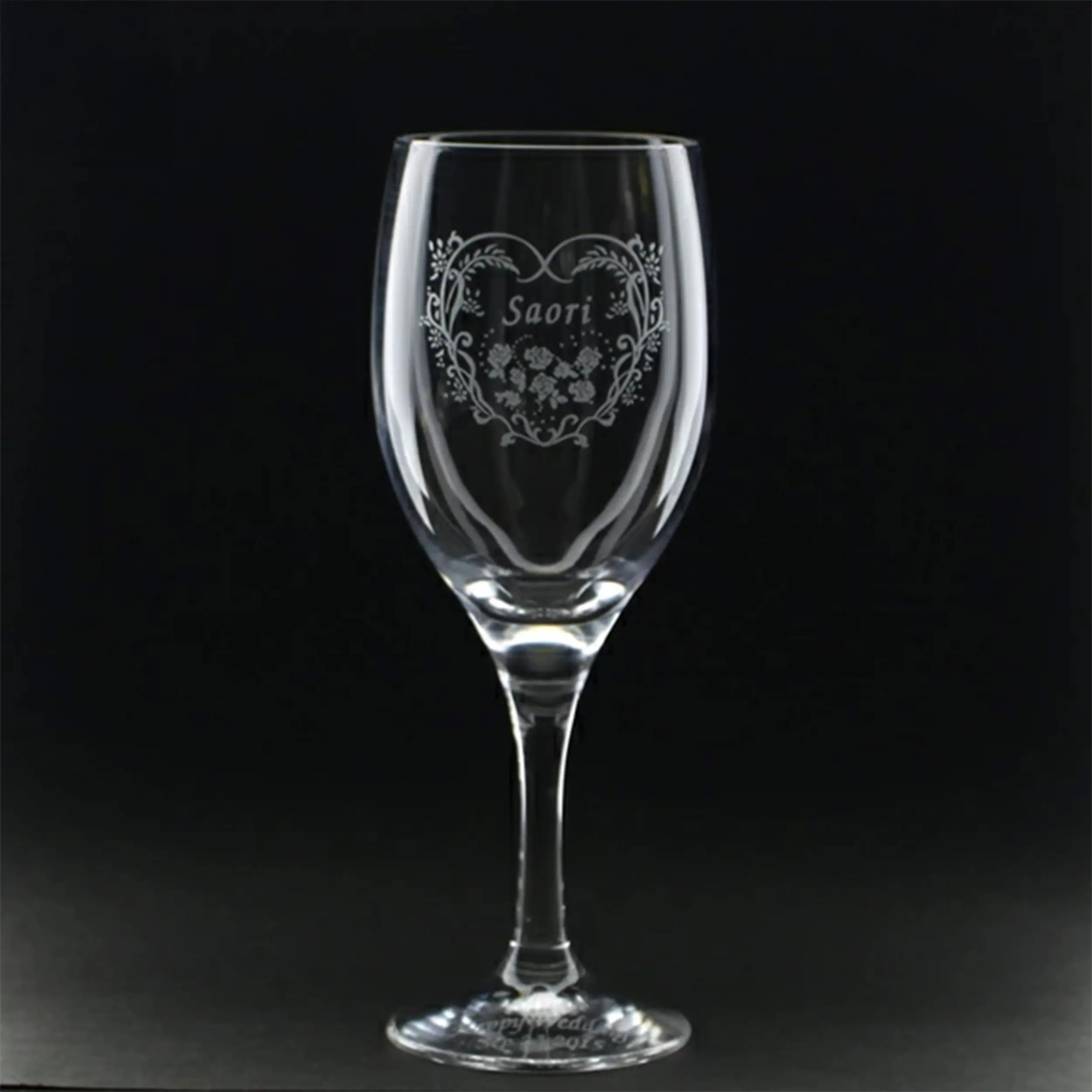 彫刻入のワイングラス