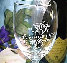 彫刻入のワイングラス